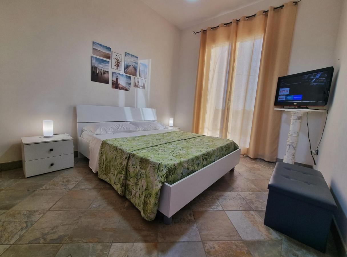 Al Vecchio Carrubo - Lovely 2-Rooms House & Patio Марсала Екстериор снимка
